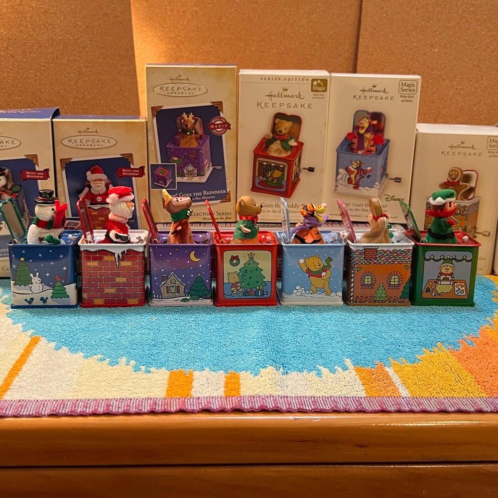 Series: Set of Hallmark “Pop Goes” 2003-2009 - Picture 10 of 14